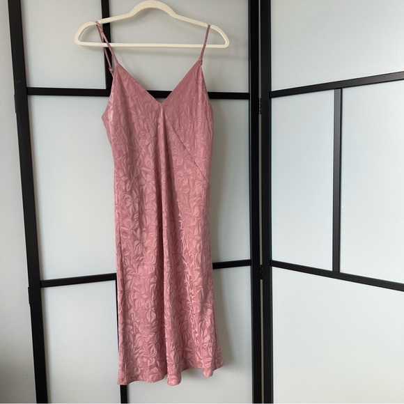 [S] Smash + Tess X Ashlee Simpson Disco Blush Pink Velvet Floral Mini Slip Dress - Picture 3 of 15
